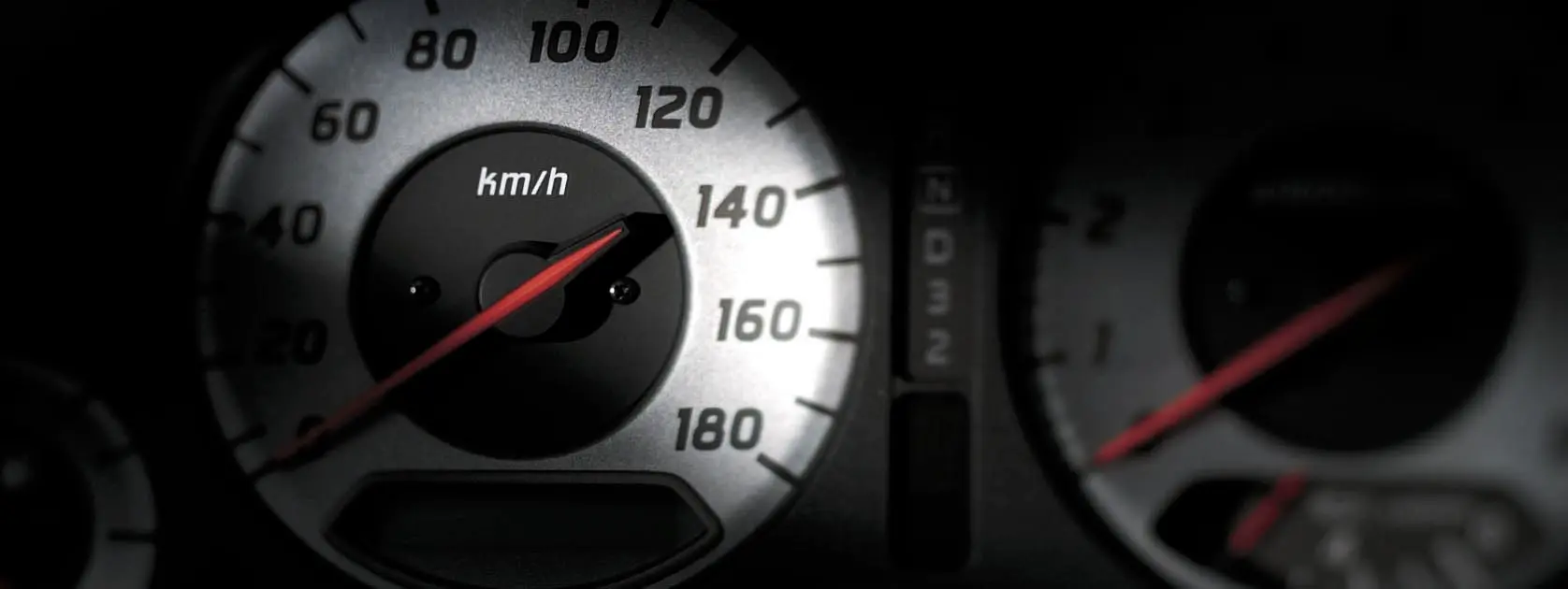 2000-nissan-skyline-gt-r-interior-detail-3-car-back-catalogue-1