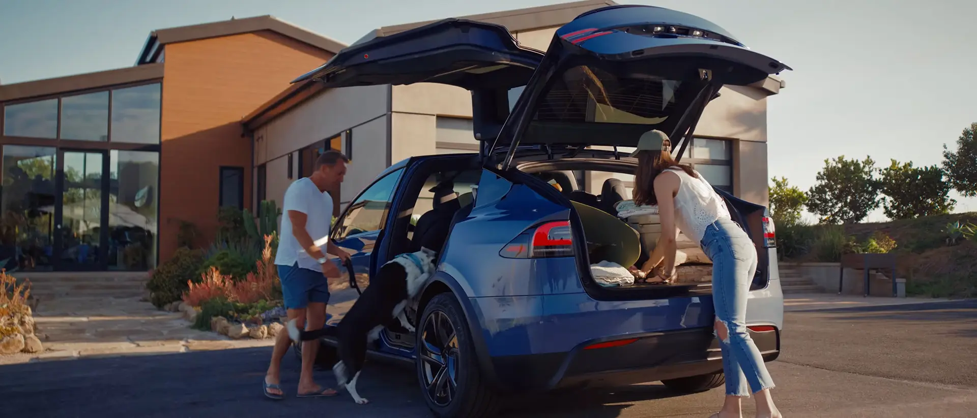 2025-tesla-model-x-lifestyle-car-back-catalogue