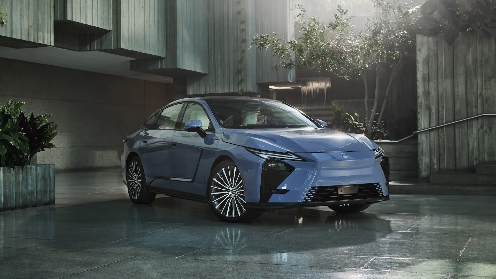 2026_Lexus_ES_350e_019-car-back-catalogue