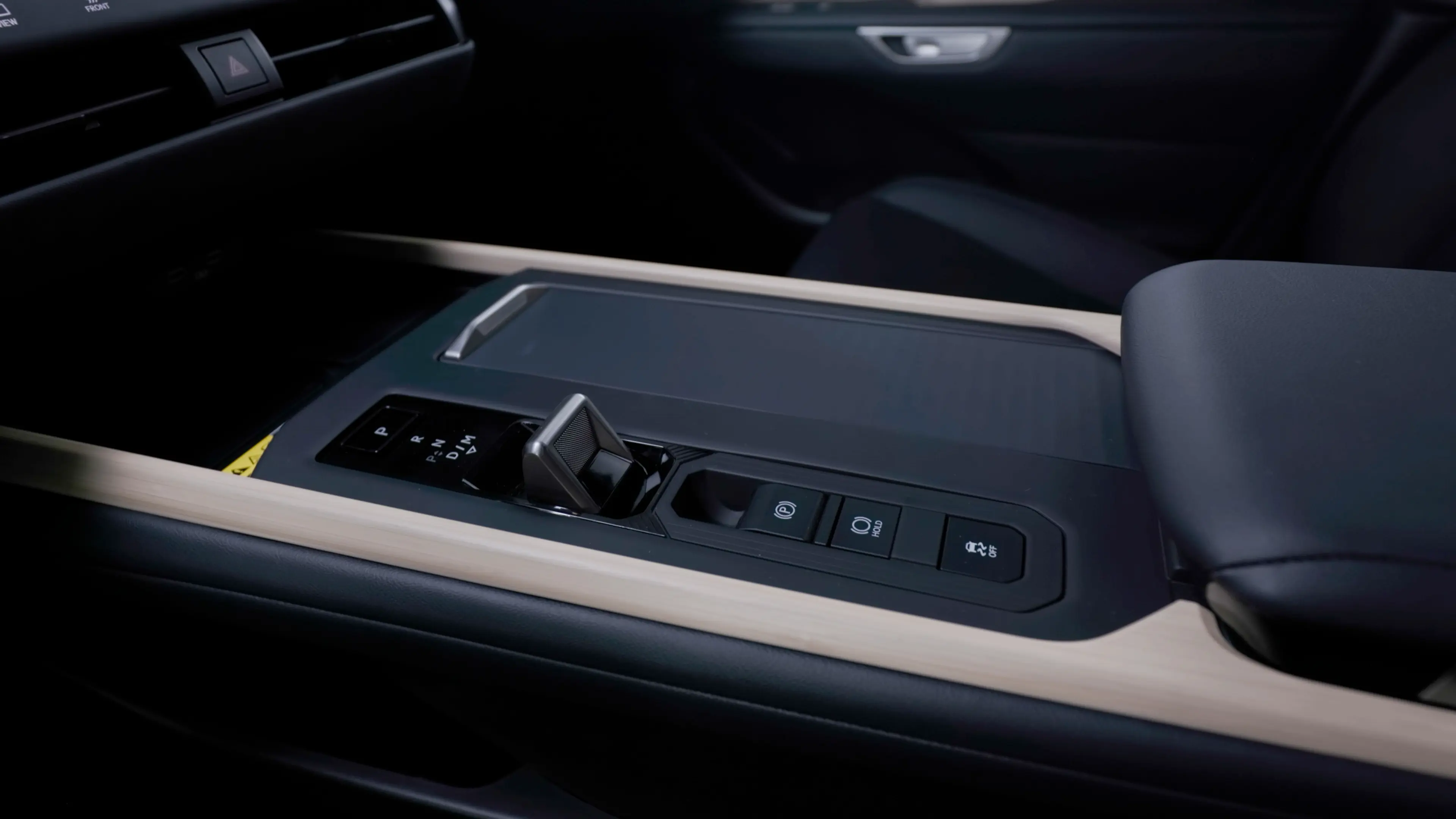 2026_Lexus_ES_interior-4-car-back-catalogue
