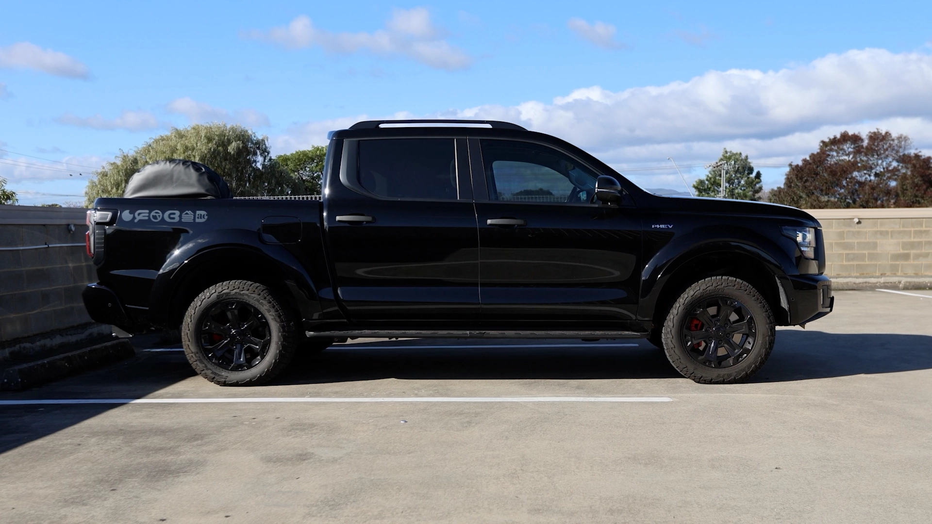 2025-gwm-cannon-alpha-phev-10000km-review-side-car-back-catalogue
